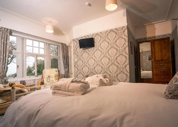 Foyers Bay Country House