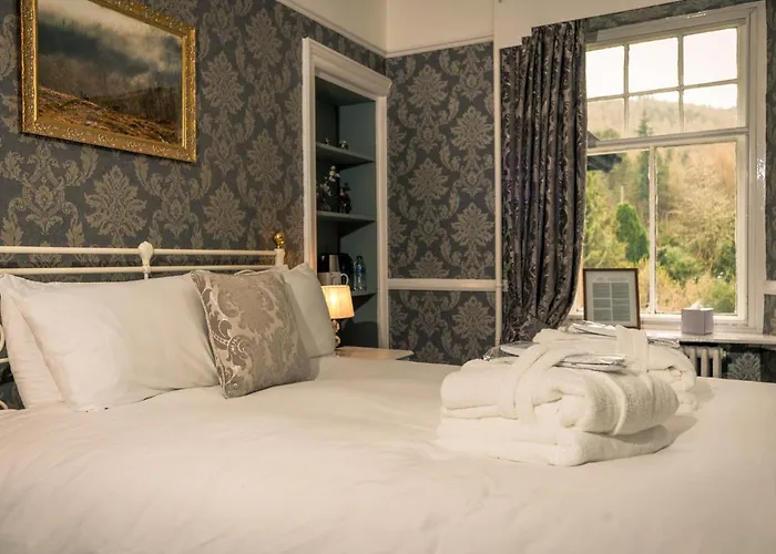 Foyers Bay Country House